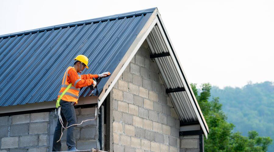 Expert Emergency Roof Repairs services in Minot, ME